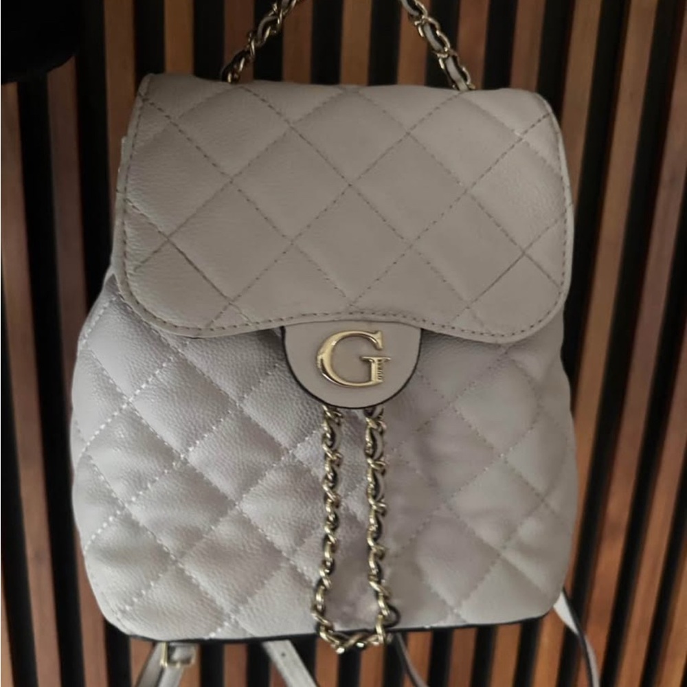 GUESS- Quilted Cream Backpack - Picture 2 of 6